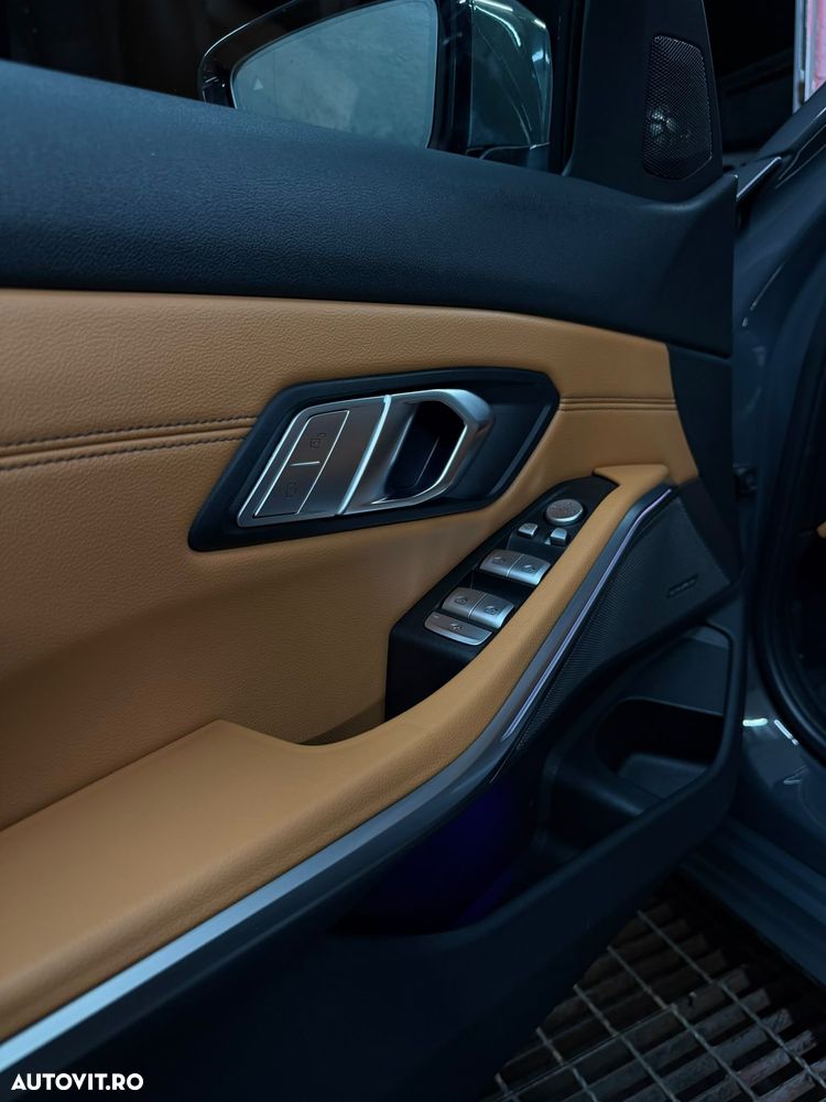 BMW Seria 3 330i xDrive AT - 3