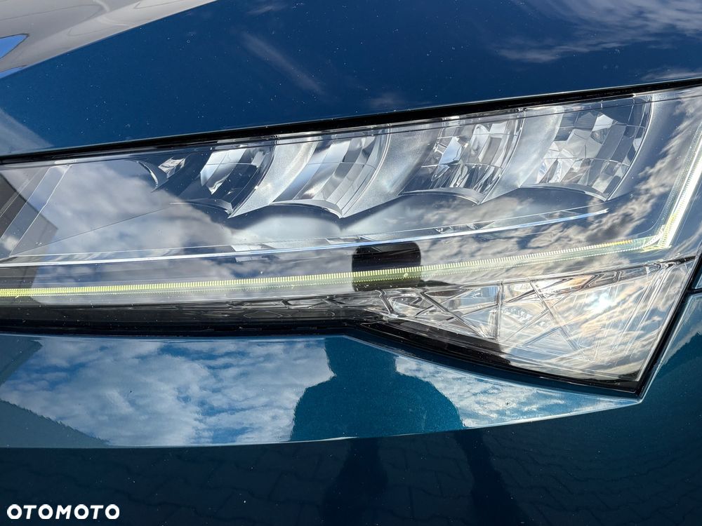 Skoda Superb 2.0 TDI DSG Ambition - 33