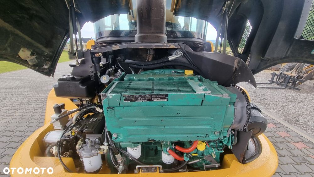 Volvo L35B-Z/S 5821Mth/ Maszyna sprowadzona z Szwaicari/ - 24
