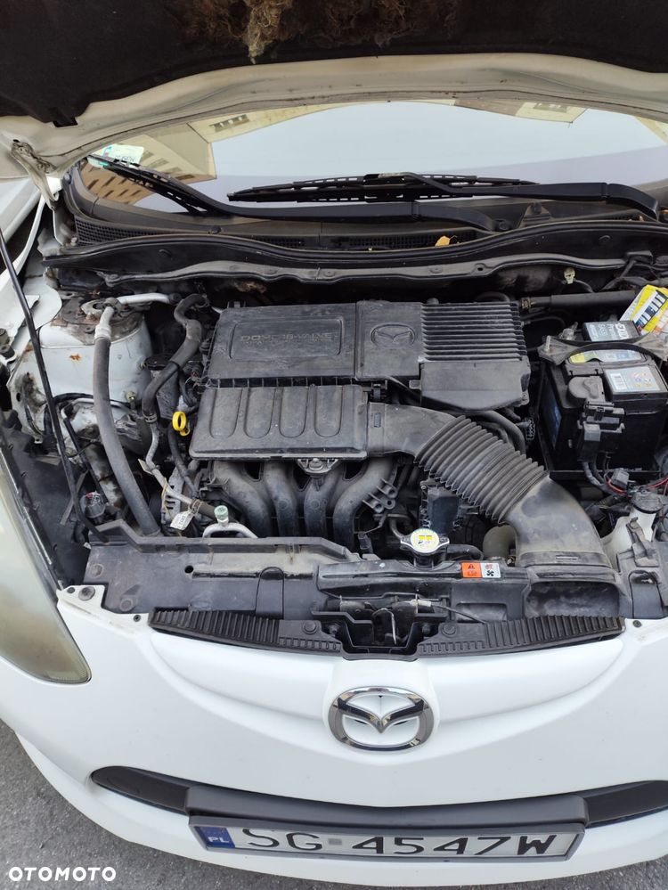Mazda 2 - 10