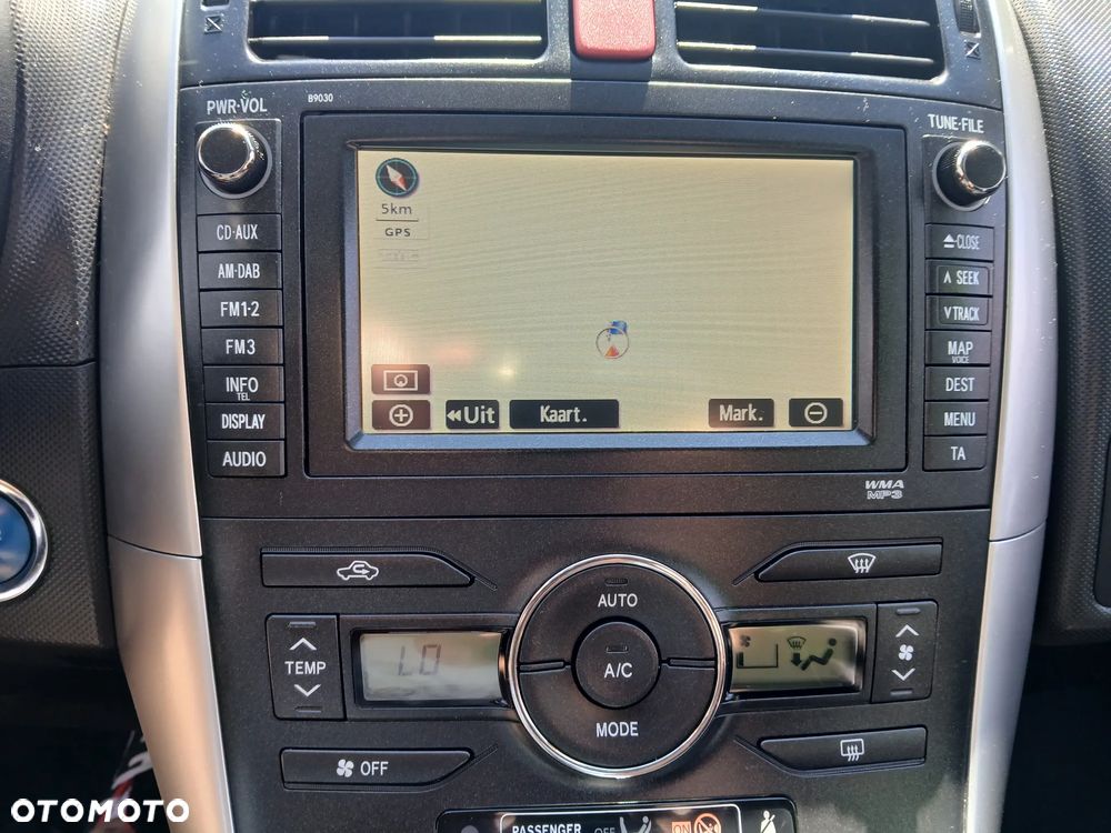 Toyota Auris - 18