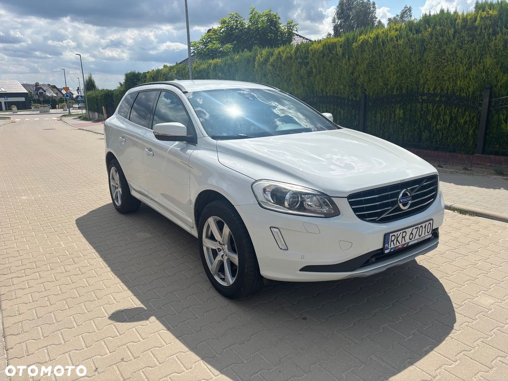 Volvo XC 60 T5 Drive-E R-Design Momentum - 1