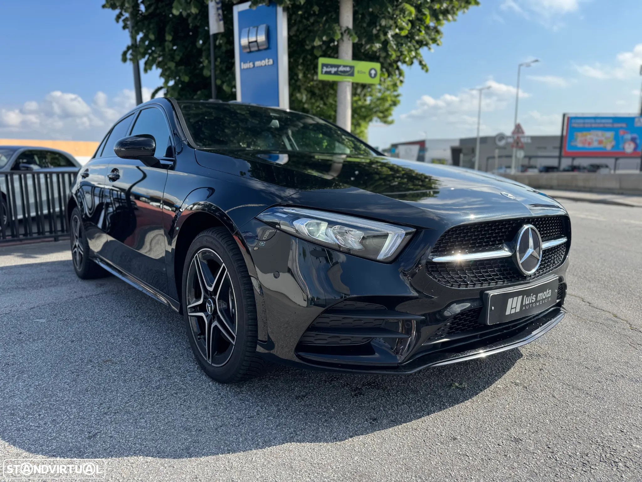 Mercedes-Benz A 250 e AMG Line - 1