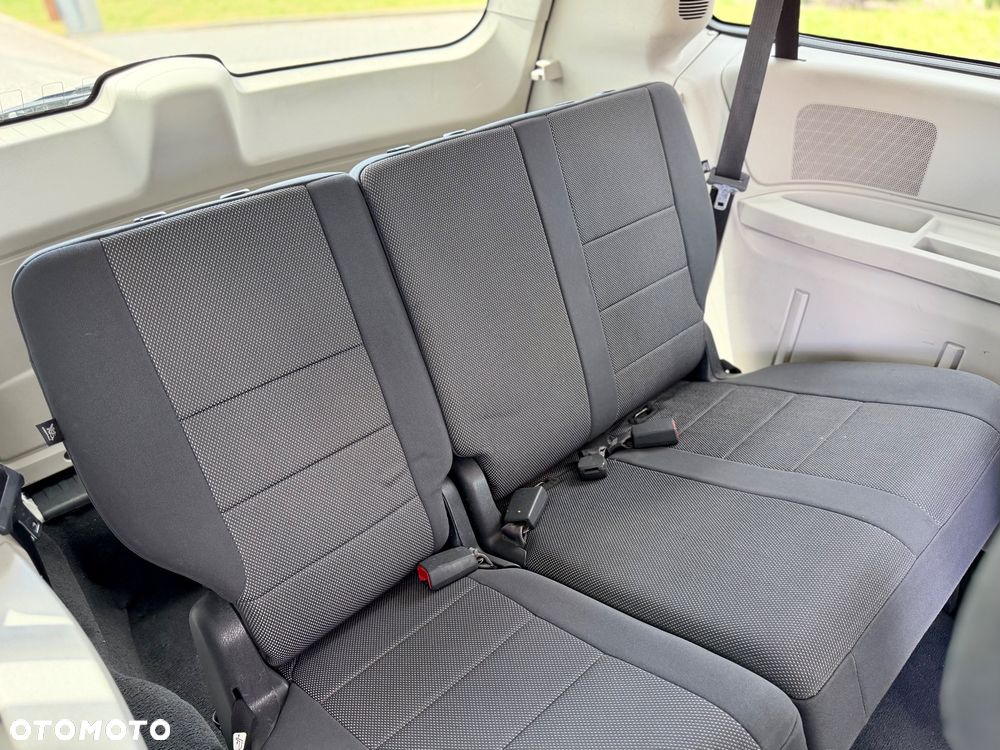 Chrysler Grand Voyager 2.8 CRD LX - 29