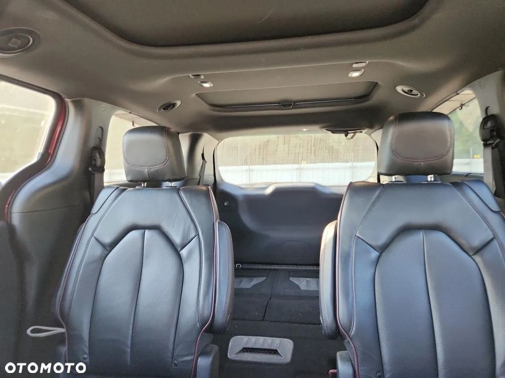 Chrysler Pacifica - 11