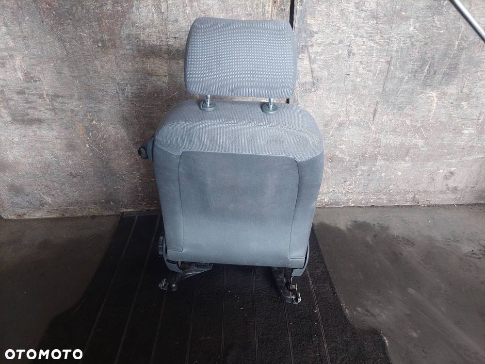 FOTEL LEWY PRZÓD KIEROWCY AUDI A3 8L 3D - 3