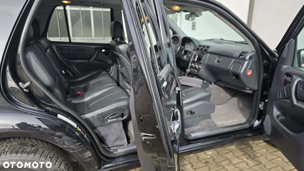 Mercedes-Benz ML - 10