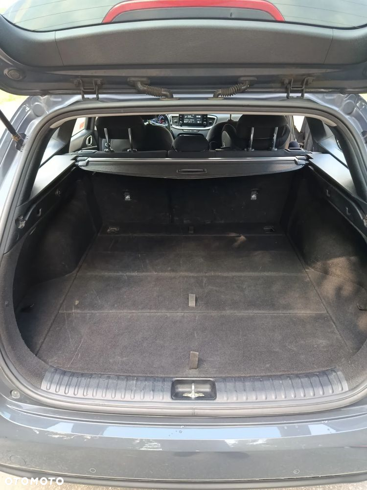 Kia Ceed 1.6 CRDi SCR L Business Line - 19