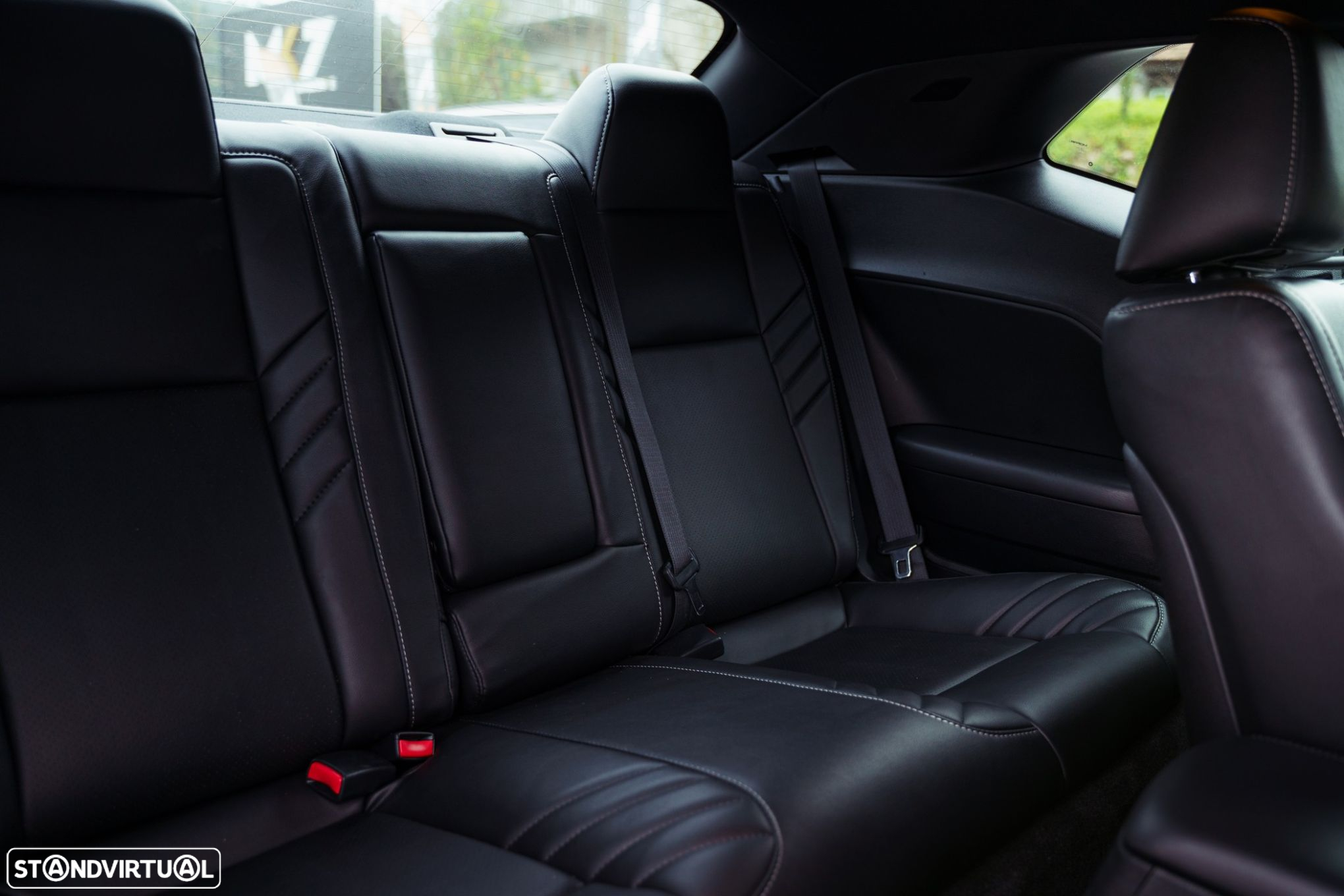 Dodge Challenger Auto SXT Plus - 31