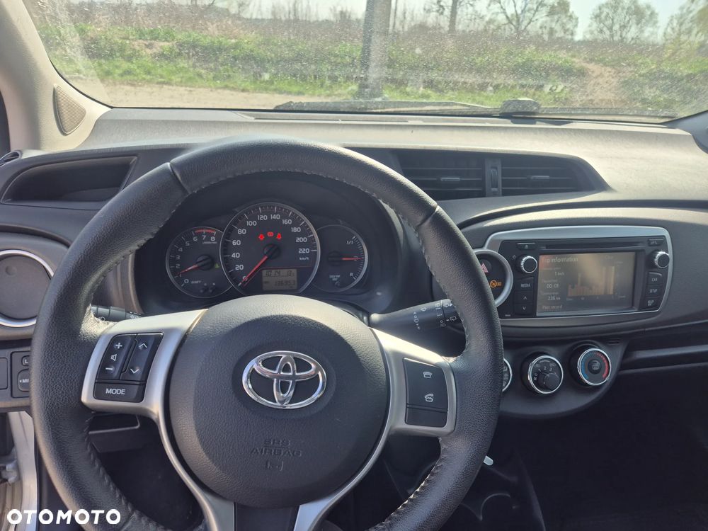 Toyota Yaris 1.33 Premium - 10