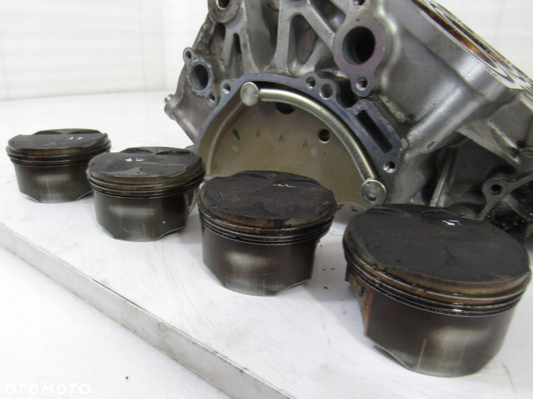 Blok / kartery / cylindry + tłoki Honda VFR 800 X, 12r ABS Crossrunner SC60 - 10