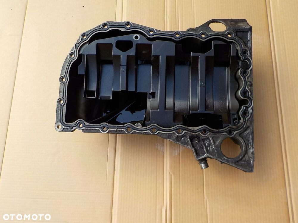 miska olejowa renault megane III 1,9 dci 8200728386 - 1