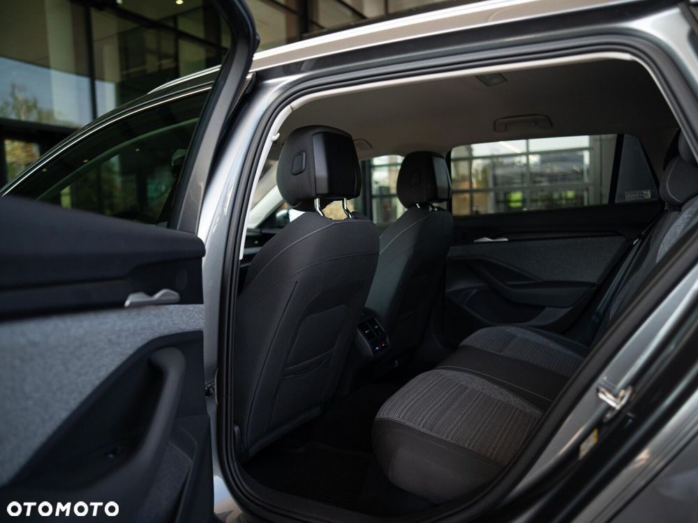 Skoda Superb 2.0 TDI SCR Selection DSG - 11