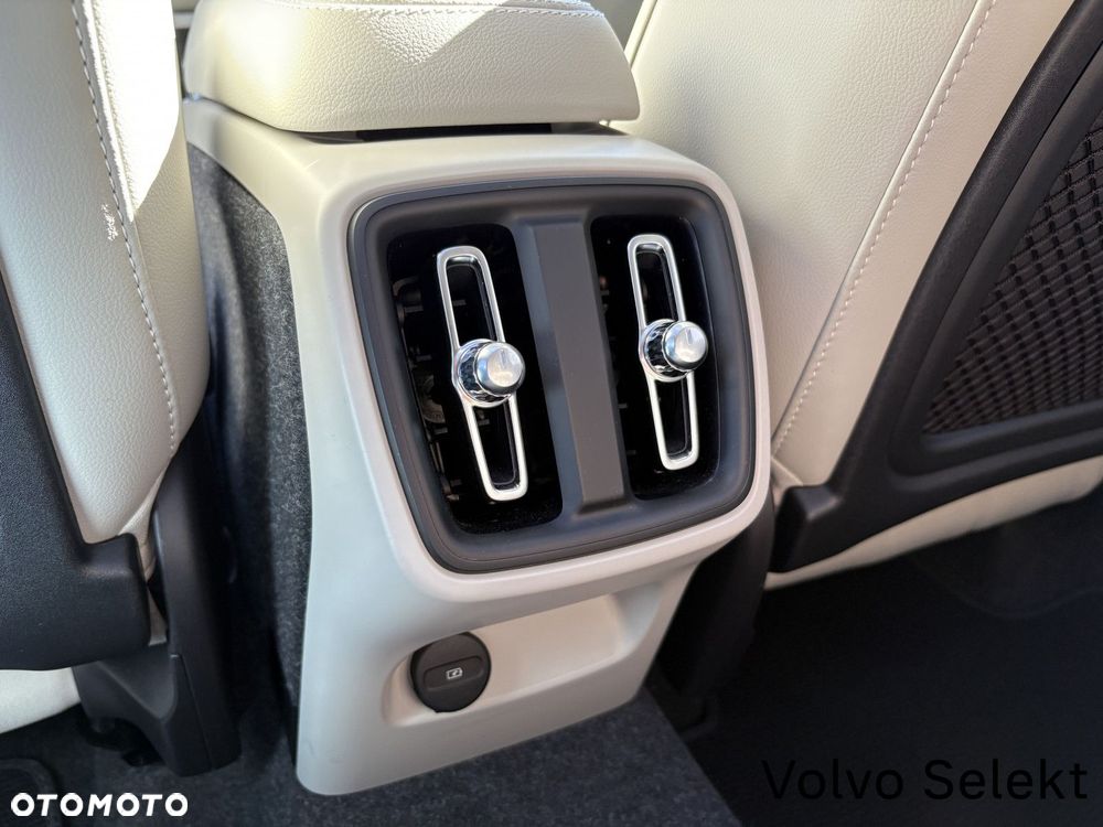 Volvo XC 40 - 25