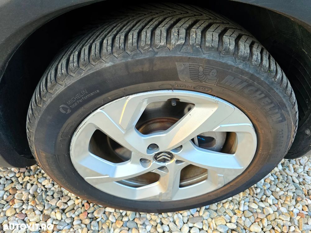 Citroën C5 Aircross 1.6 Hybrid FWD 225 EAT8 Shine - 29