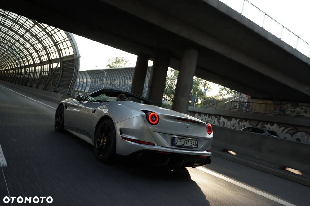 Ferrari California T - 15
