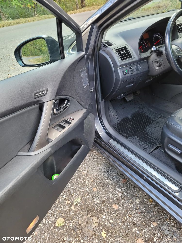 Toyota Avensis 1.8 Prestige MS - 11