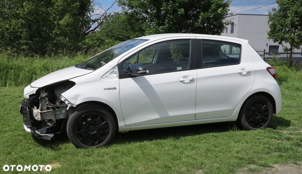 Toyota Yaris Hybrid 100 Active EU6 - 3