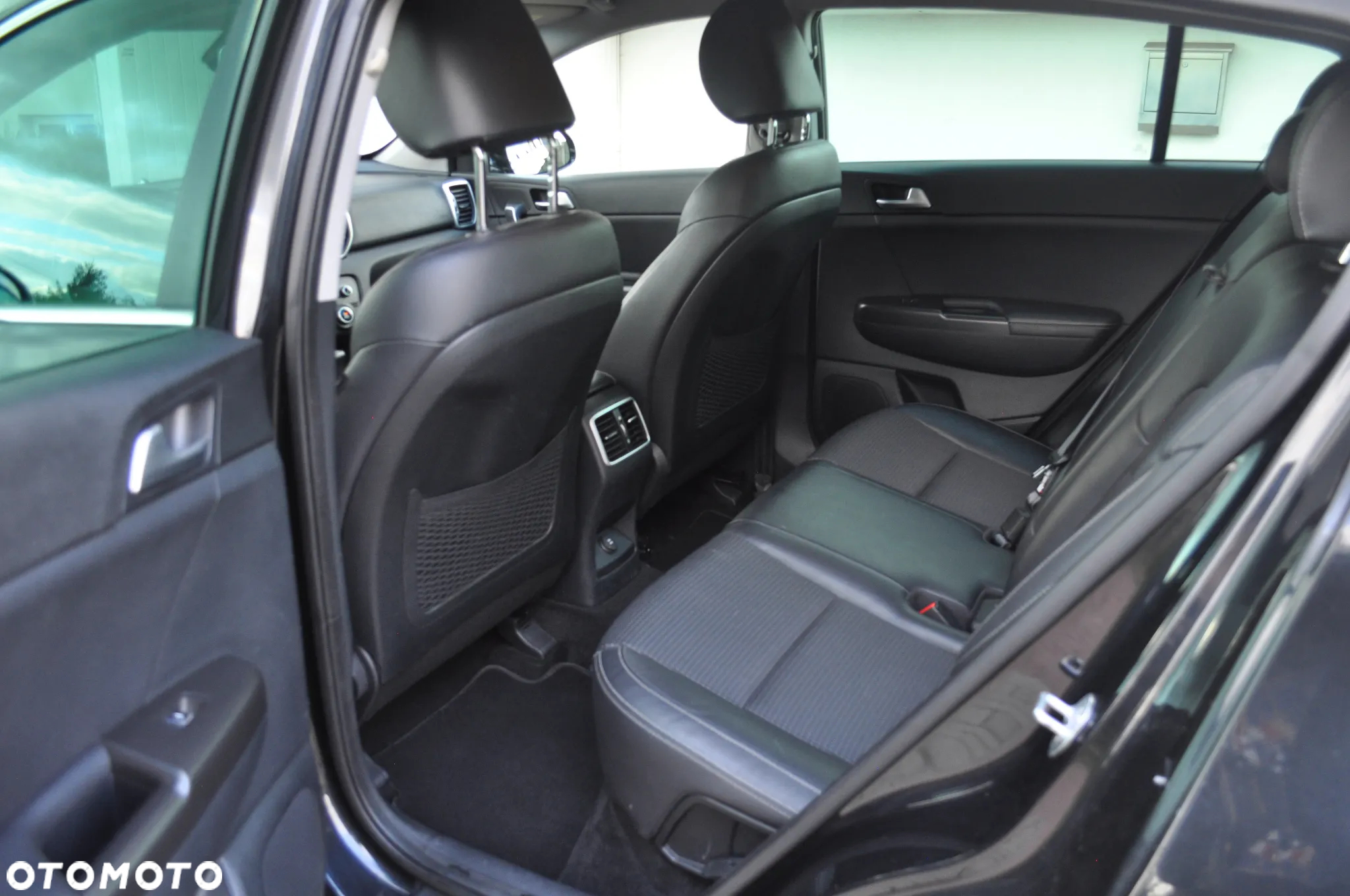 Kia Sportage 1.6 CRDI AWD Eco-Dynamics+ (48V M-H) DCT Black Edition - 20