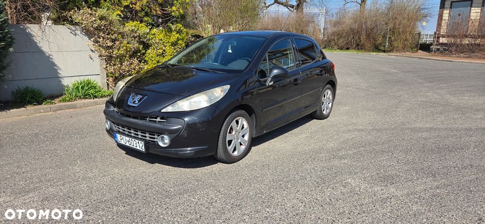 Peugeot 207 - 1