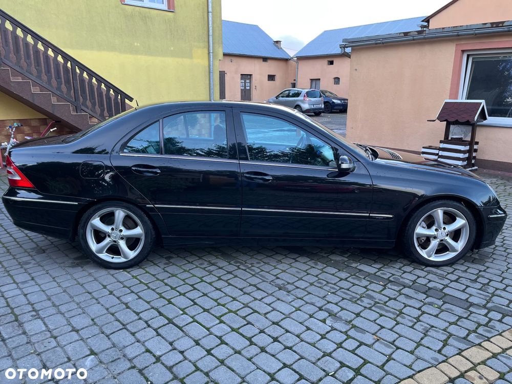 Mercedes-Benz C-Class 2007 photo 4