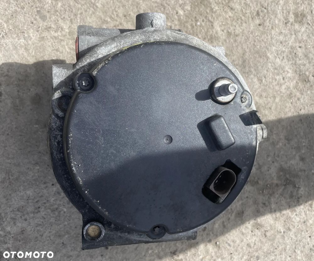 Alternator Mercedes W210 3.2 CDI A0001502450 - 4