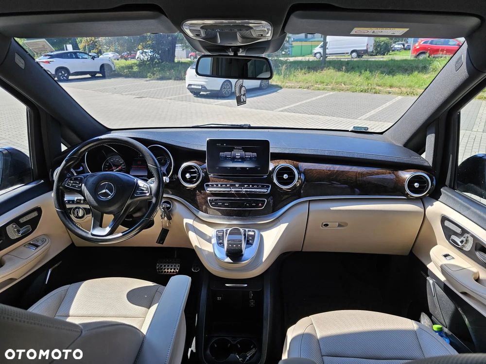 Mercedes-Benz Klasa V - 6