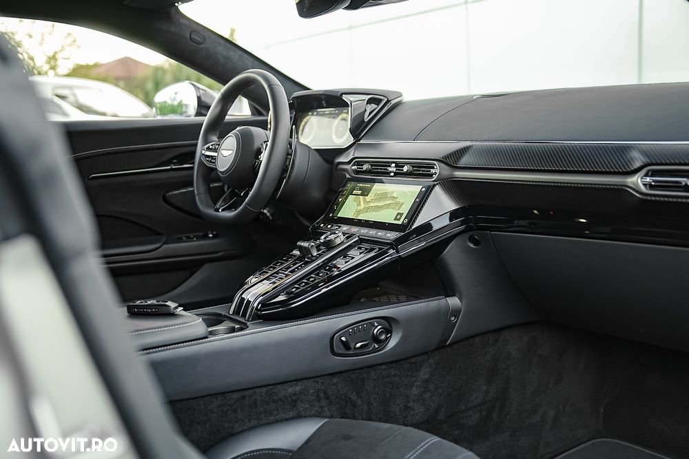 Aston Martin V8 Vantage - 34
