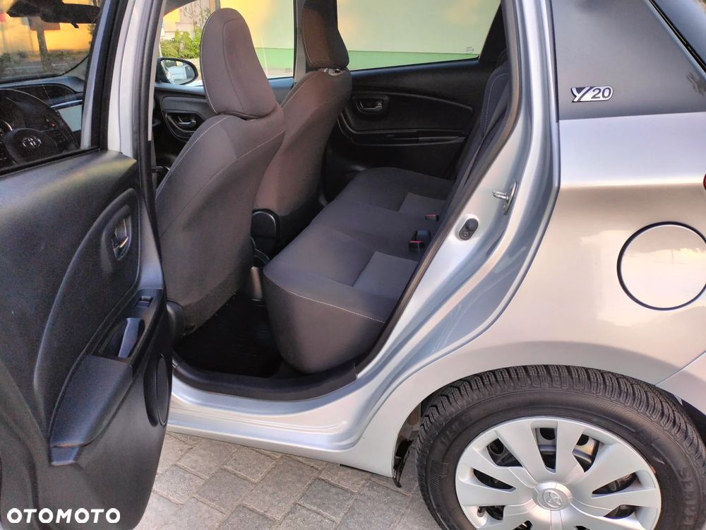 Toyota Yaris 1.0 VVT-i Y20 Club - 17