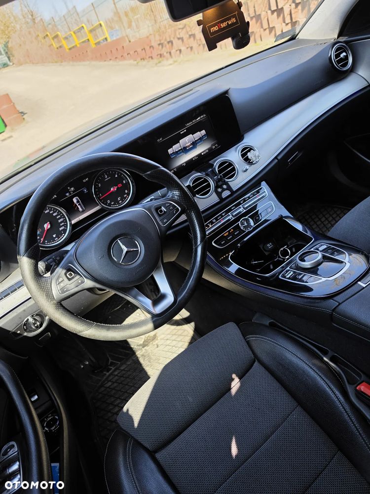 Mercedes-Benz Klasa E 220 d 9G-TRONIC - 5