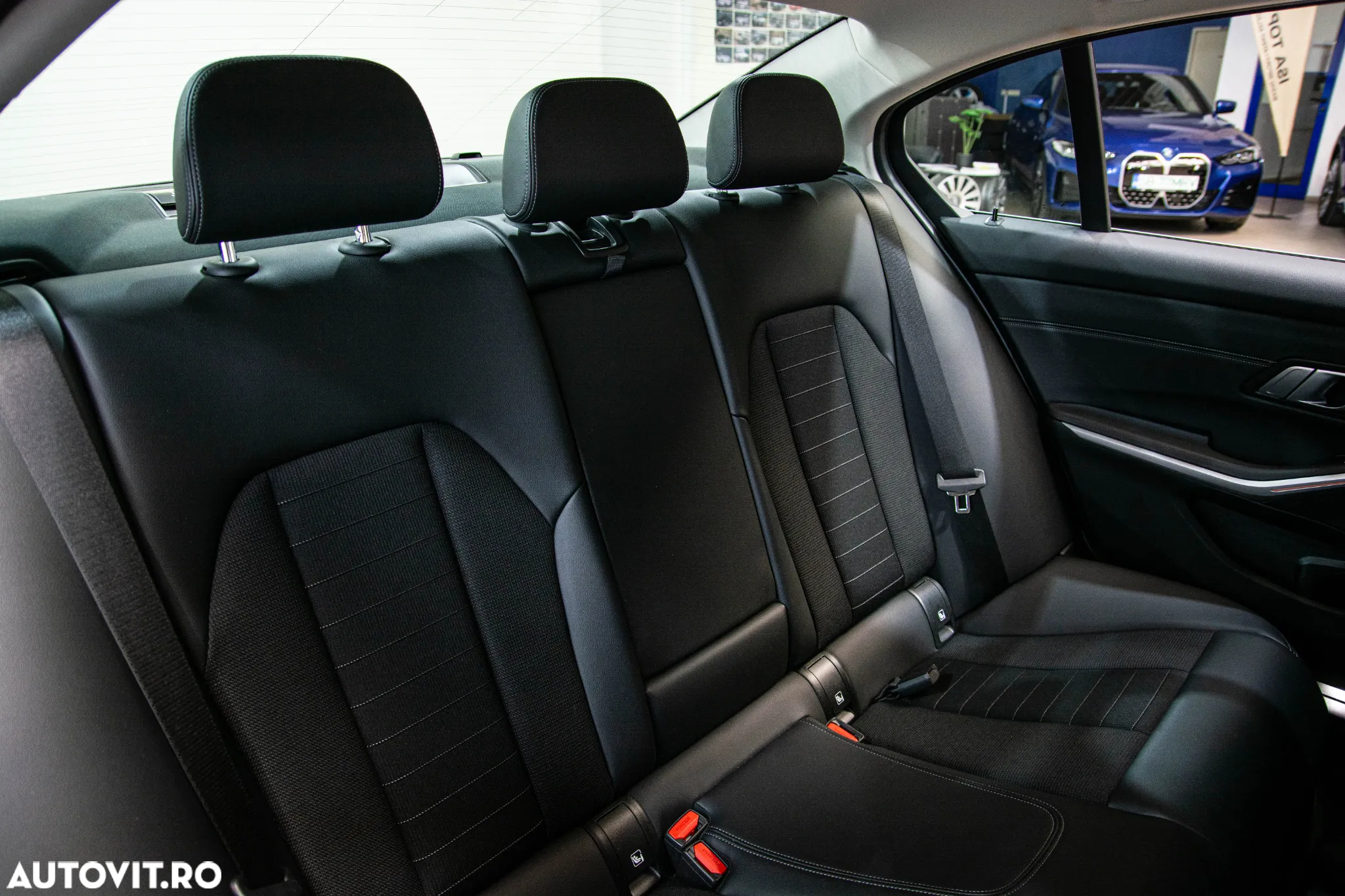 BMW Seria 3 320d Aut. Sport Line - 33