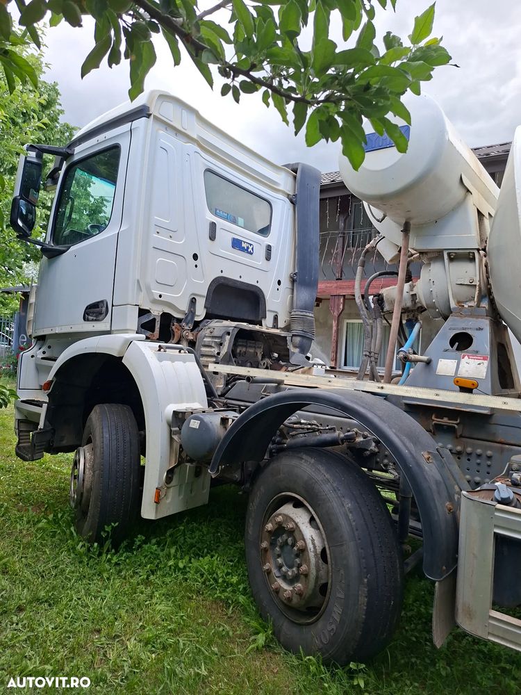 Mercedes-Benz Arocs - 11