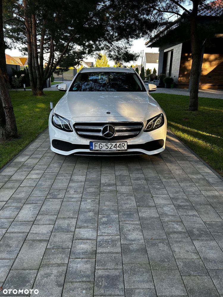 Mercedes-Benz Klasa E 220 d T 9G-TRONIC Exclusive - 2