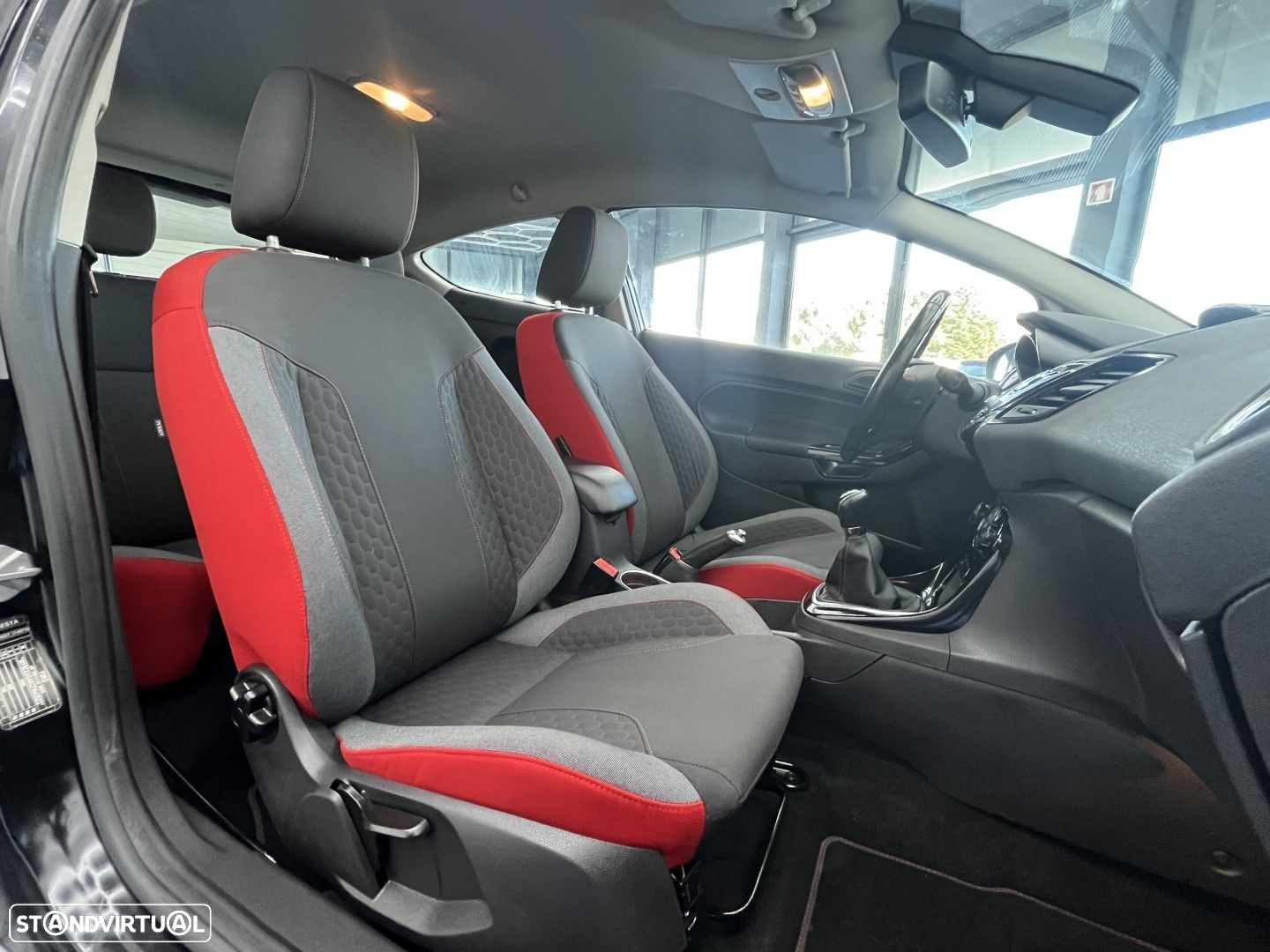 Ford Fiesta 1.0 T EcoBoost STLine Black&RED - 13