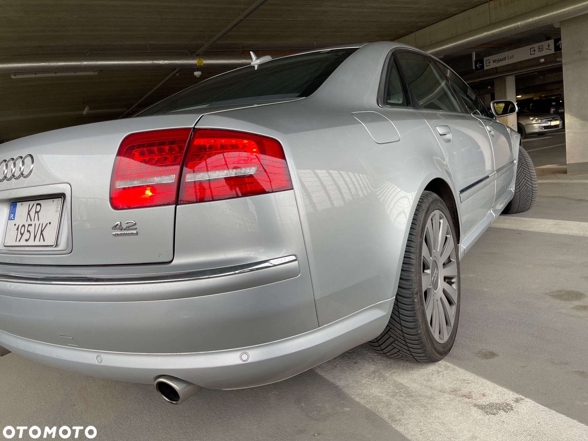 Audi A8 4.2 L Quattro - 8