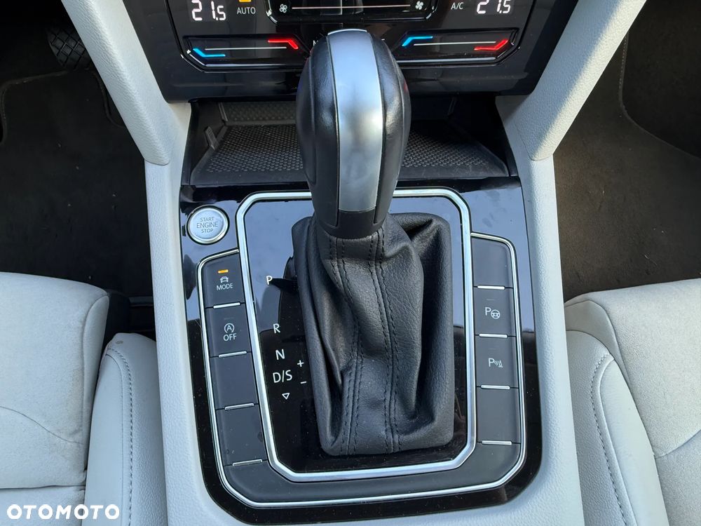 Volkswagen Passat 2.0 TSI Elegance DSG - 29