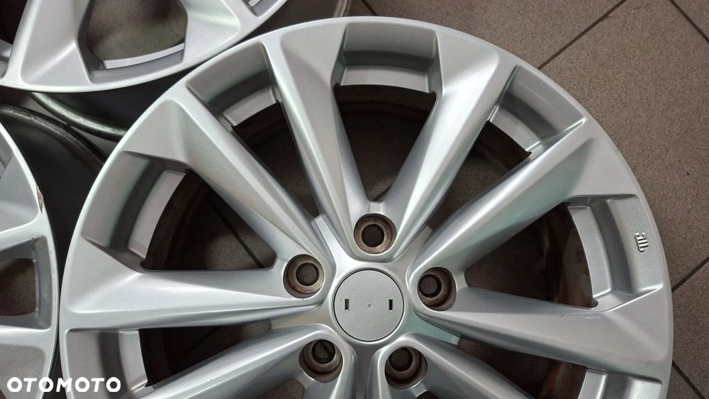Felgi Aluminiowe 17 Nissan Qashqai J11 5x114.3 ET 40 - 7