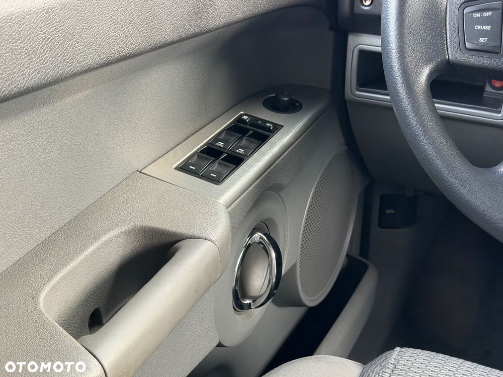 Jeep Commander - 13