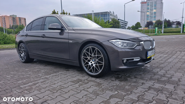 BMW Seria 3 320d Efficient Dynamics Modern Line