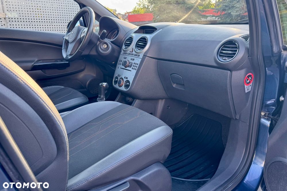 Opel Corsa 1.4 16V 150 Jahre - 14