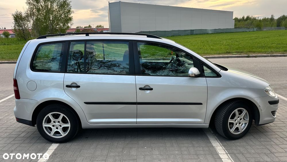 Volkswagen Touran 1.9 TDI Conceptline - 4