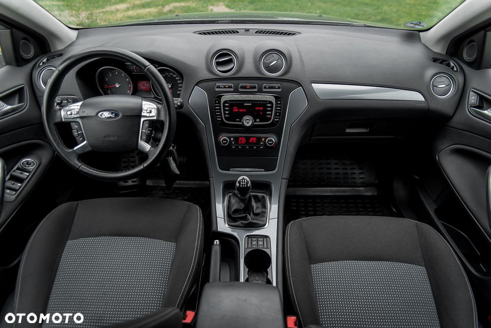 Ford Mondeo - 37