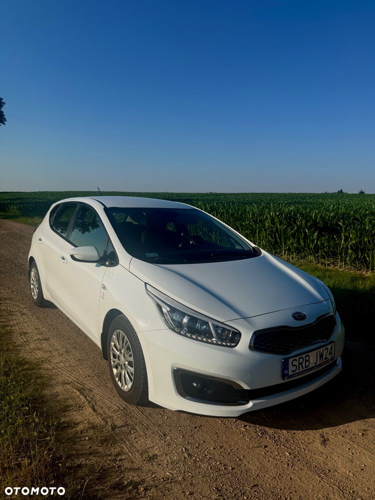 Kia Ceed 1.4 L - 6