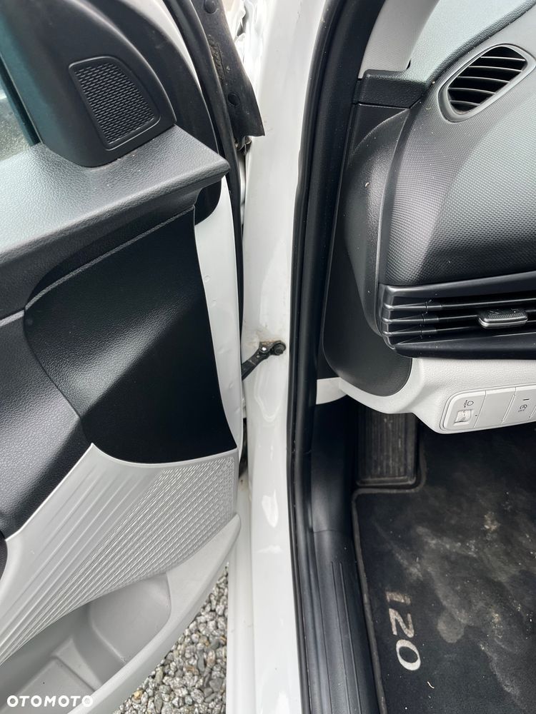 Hyundai i20 - 17