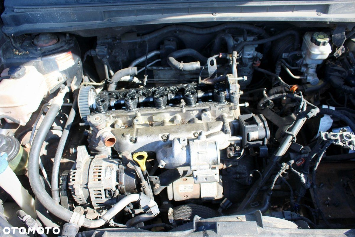 Kia Carens FG 2007 2.0CRDI D4EA Minivan (MASKA, ZDERZAK, LAMPA, BŁOTNIK, DRZWI, SZYBA, FOTEL) - 9
