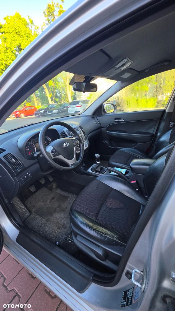 Hyundai i30 1.6 CRDi Comfort EU5 - 4