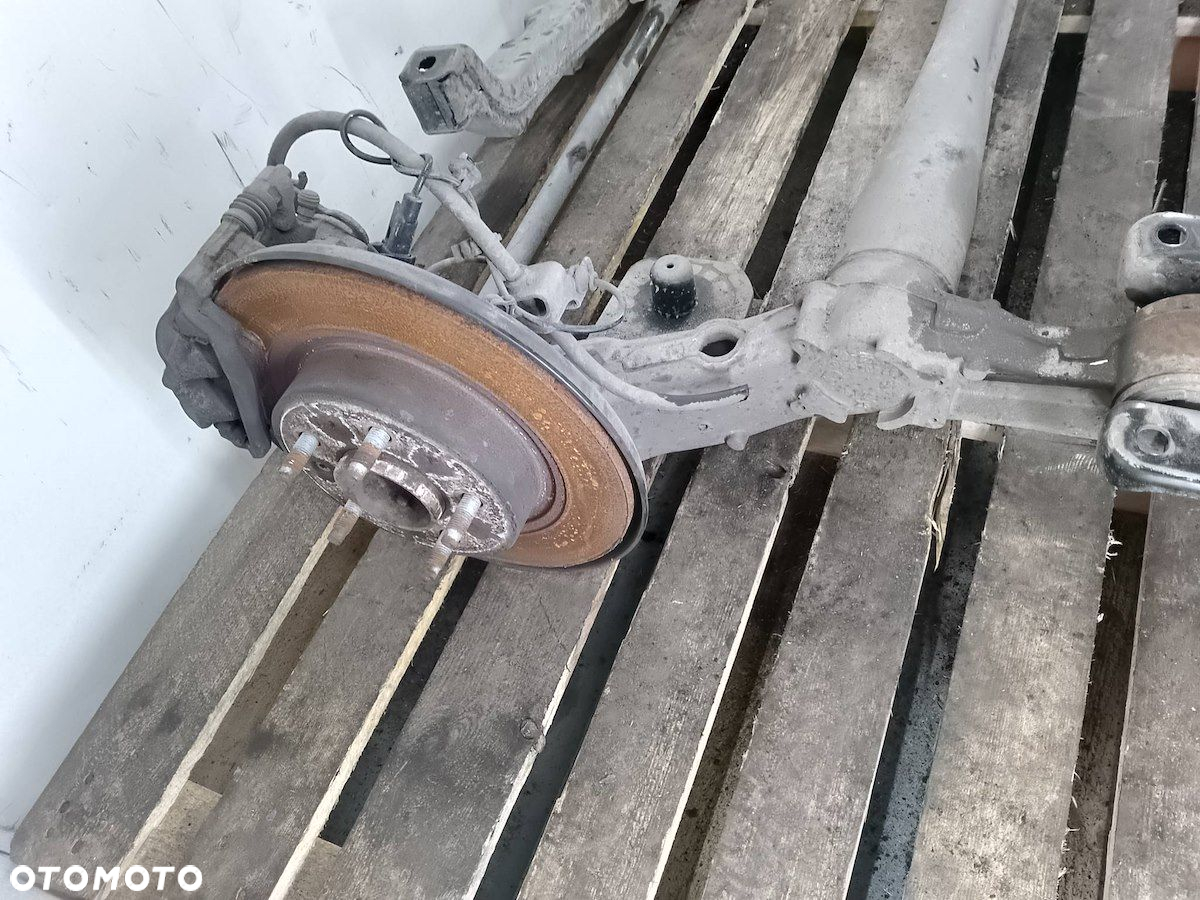 BELKA ZAWIESZENIA, OŚ TYŁ  OPEL ZAFIRA C 1.8 - 5