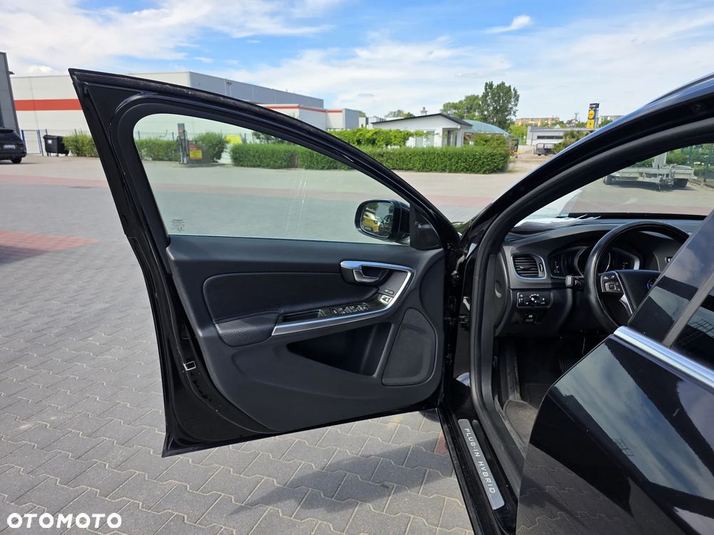 Volvo V60 D6 Plug-In-Hybrid AWD Geartronic Summum - 12