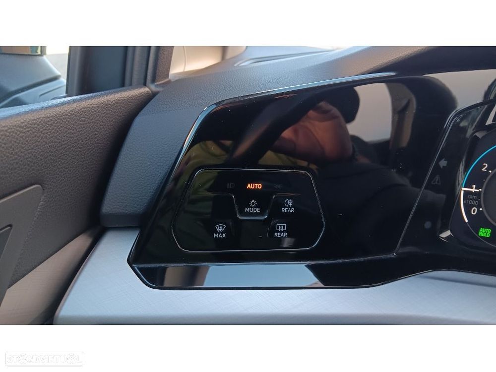 VW Golf 1.0 TSI Life - 10