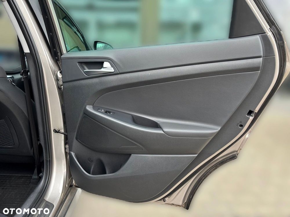 Hyundai Tucson 1.6 GDI BlueDrive Style 2WD - 29